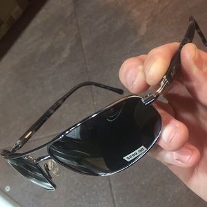 Maui Jim Kahuna 162-02 Gun Metal/Black Sunglasses